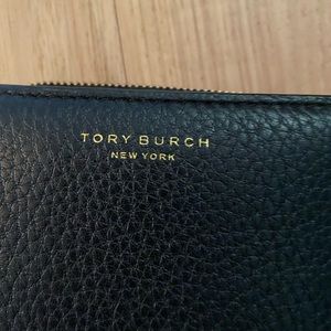 Tory burch pebble leather wallet